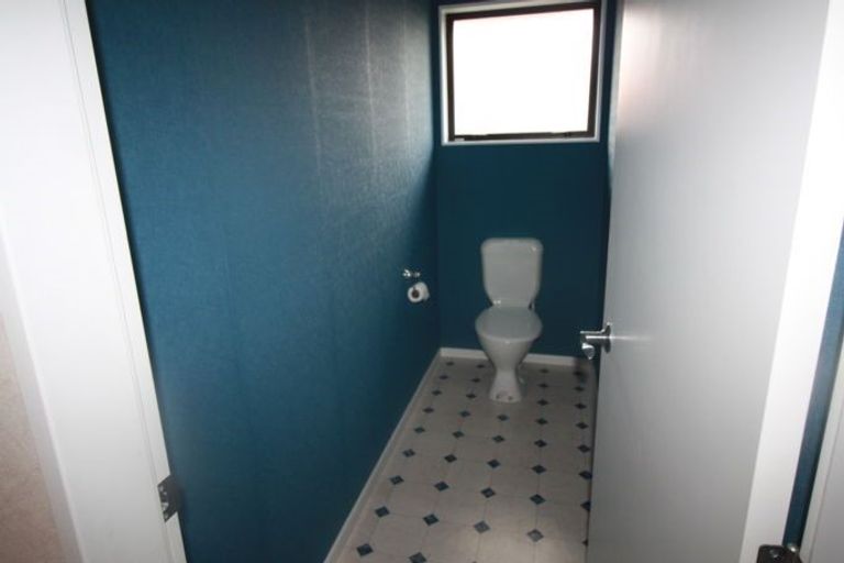 Photo of property in 17 Cleveland Heights, Kelvin Grove, Palmerston North, 4414