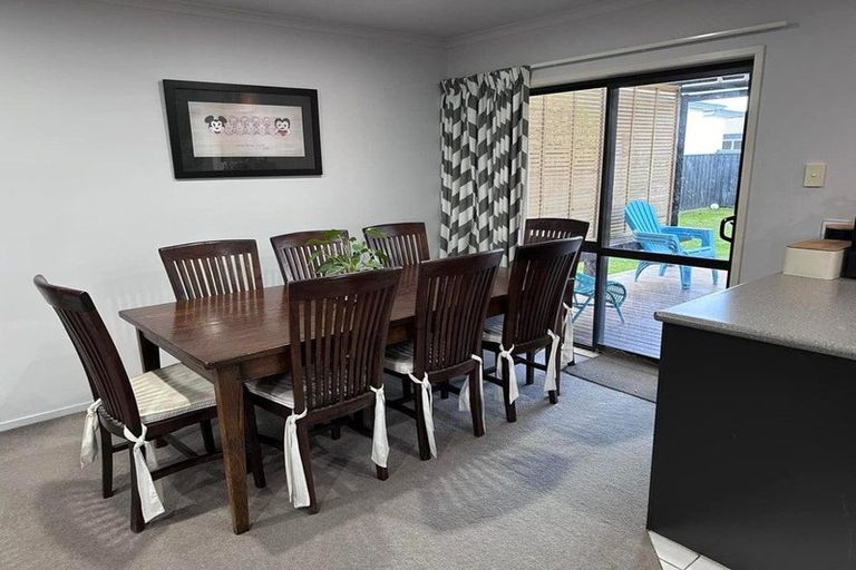 Photo of property in 23 Delta Mews Place, Clive, 4102