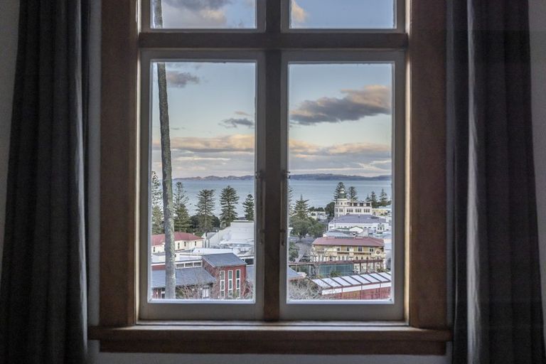 Photo of property in 16 Brewster Street, Bluff Hill, Napier, 4110