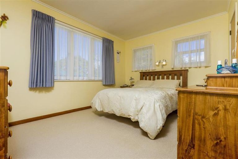 Photo of property in 70 Hillcrest Avenue, Hillcrest, Auckland, 0627
