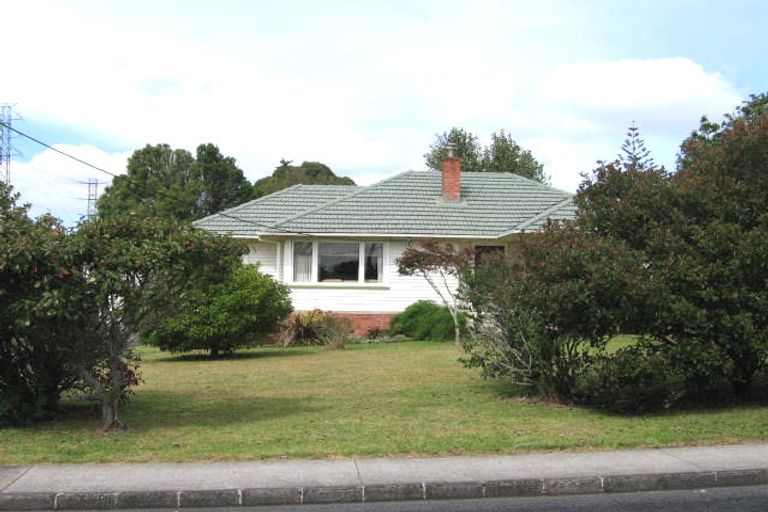 Photo of property in 3 Grainger Road, Te Atatu South, Auckland, 0610