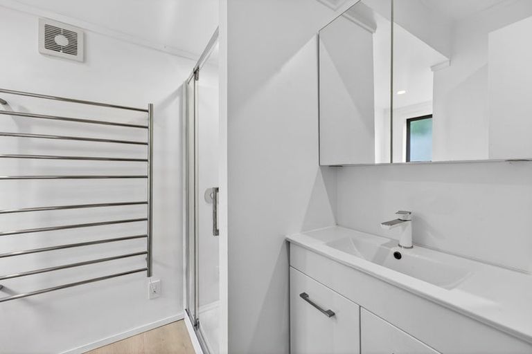 Photo of property in 11 Hillside Crescent, Leigh, 0985