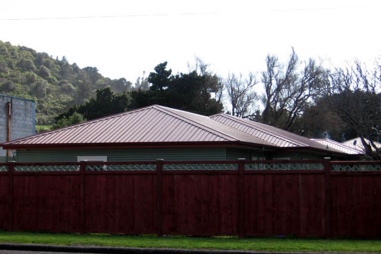 Photo of property in 31 Brandon Street, Featherston, 5710