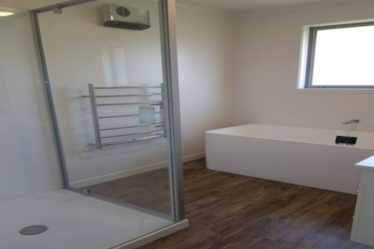 Photo of property in 24 Muriwai Drive, Manapouri, 9679