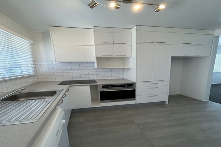 Photo of property in 17 Tui Glen Road, Birkenhead, Auckland, 0626