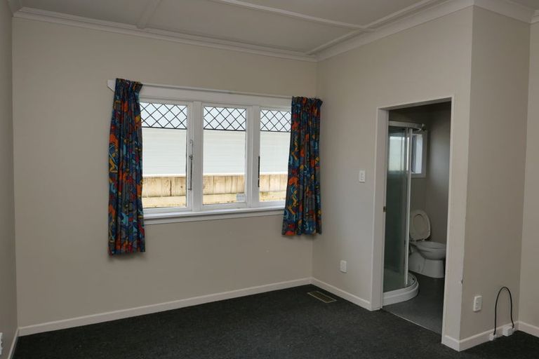 Photo of property in 5 Burrows Avenue, Karori, Wellington, 6012