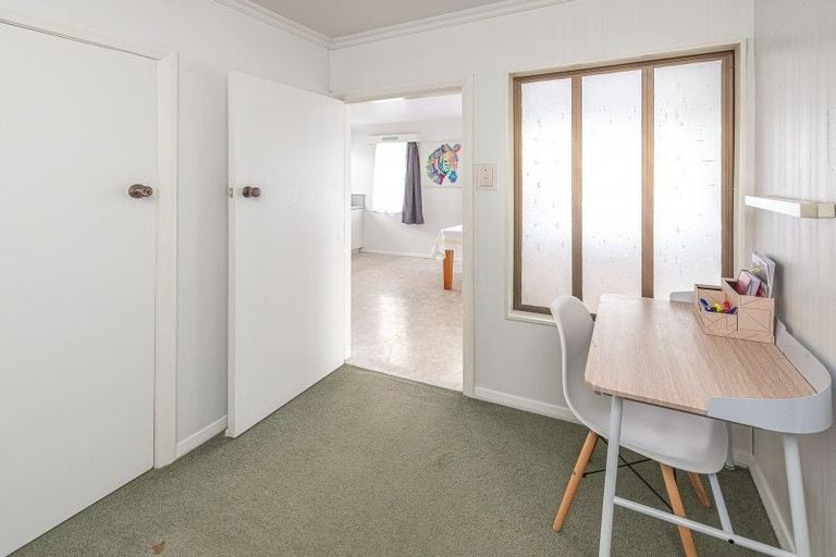 Photo of property in 9 Swiss Avenue, Gonville, Whanganui, 4501