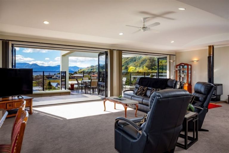 Photo of property in 9 Rimu Terrace, Waikawa, Picton, 7220