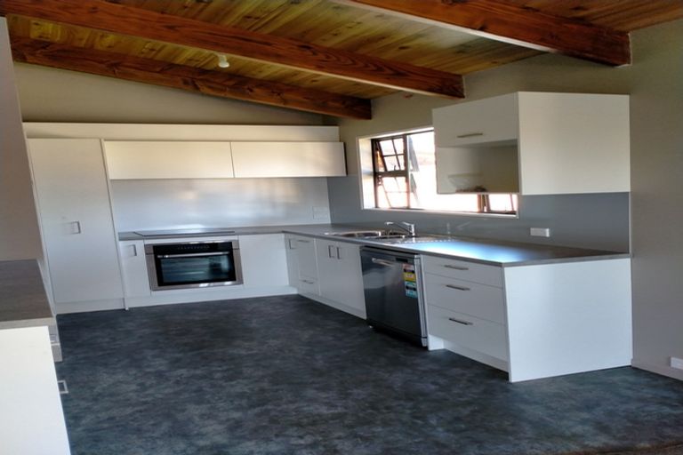 Photo of property in 12 Ashworth Street, Alexandra, 9320