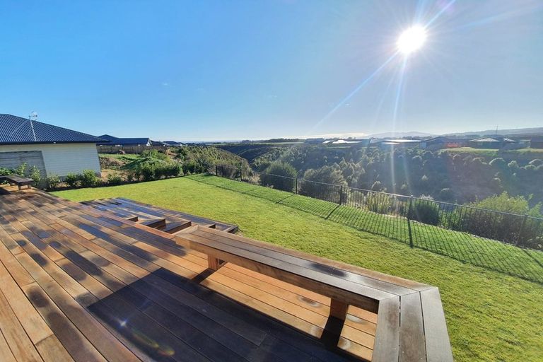 Photo of property in 3 Gibraltar Way, Fitzherbert, Palmerston North, 4410