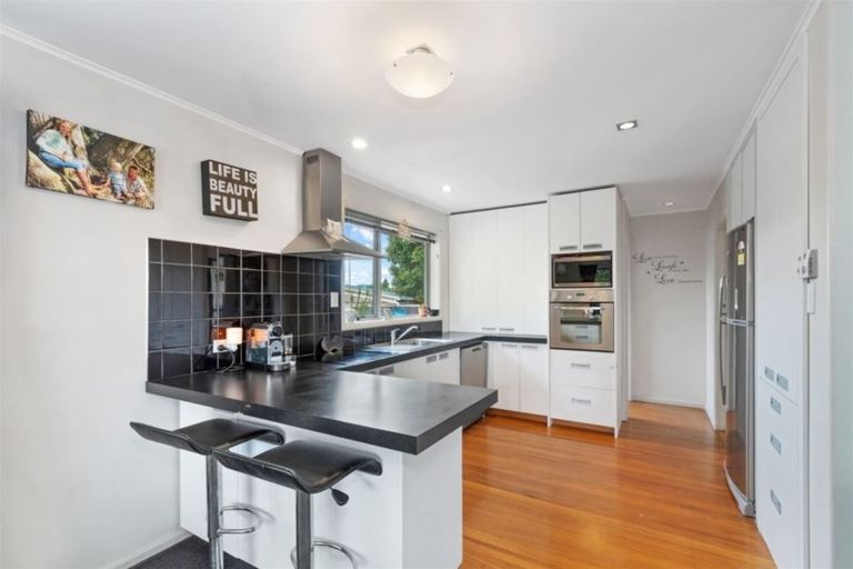 Photo of property in 49 Kathleen Crescent, Hornby, Christchurch, 8042