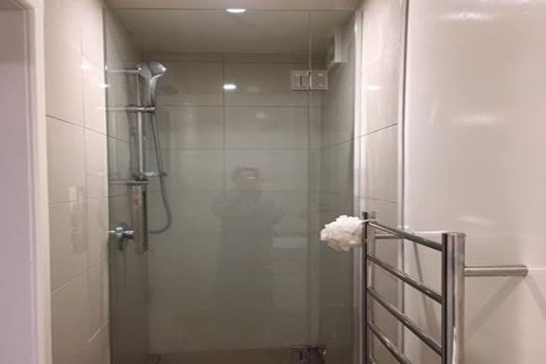 Photo of property in 221a Karori Road, Karori, Wellington, 6012