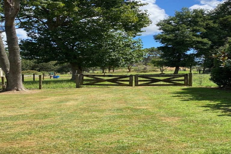 Photo of property in 67 Andrews Road, Onewhero, Tuakau, 2697