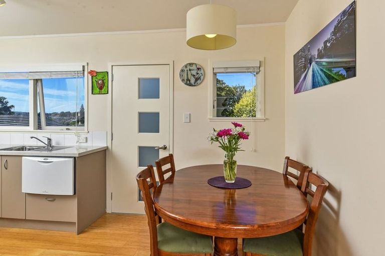 Photo of property in 3/16 Margaret Place, Milford, Auckland, 0620