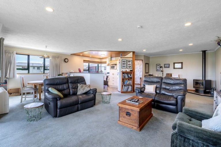 Photo of property in 15 Union Street, Winton, 9720