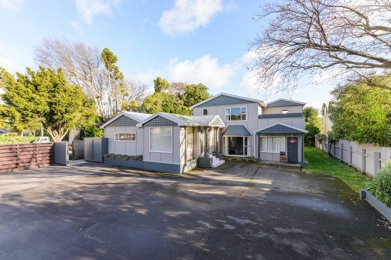 Photo of property in 184 Fitzherbert Avenue, West End, Palmerston North, 4410
