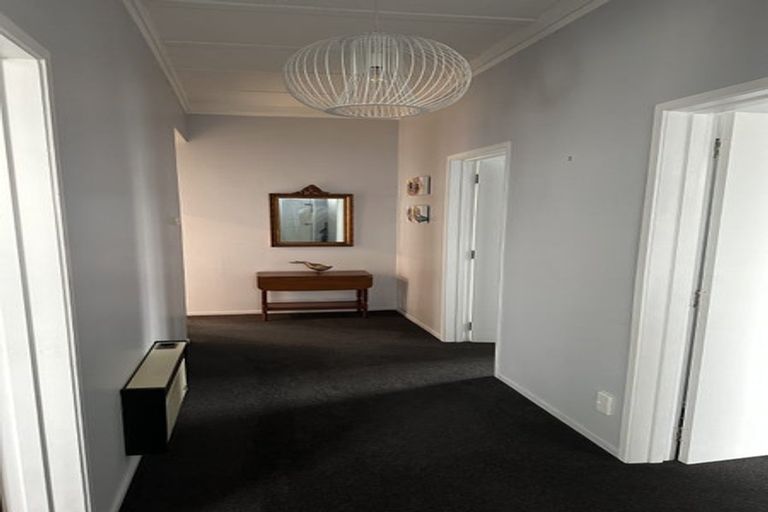 Photo of property in 27 Tukapa Street, Westown, New Plymouth, 4310