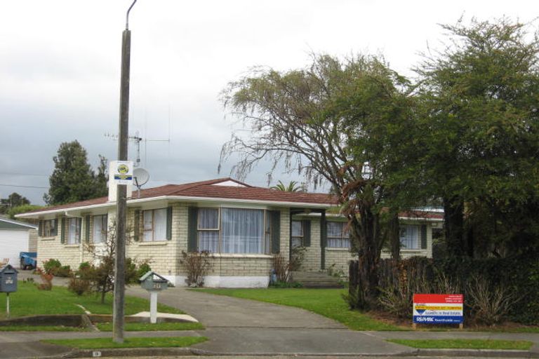 Photo of property in 10 Dee Street, Levin, 5510