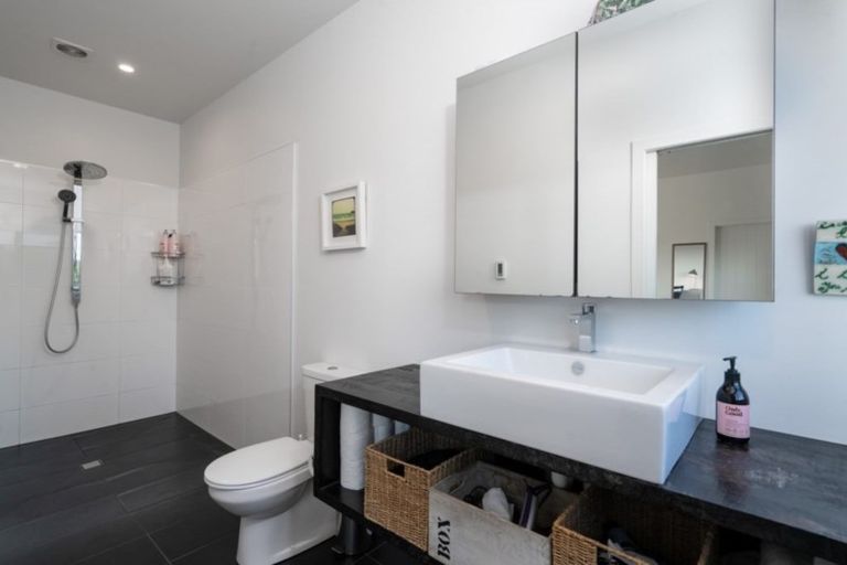 Photo of property in 5 Peregrine Place, Kinloch, Taupo, 3377