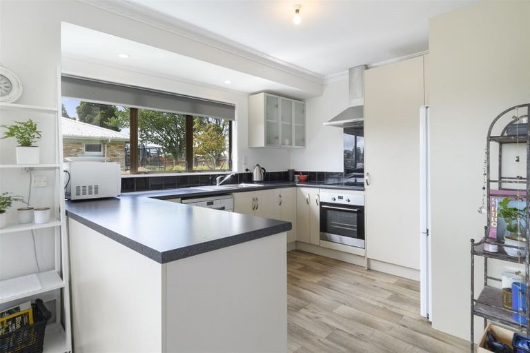 Photo of property in 73 Sutherland Road, Brookfield, Tauranga, 3110