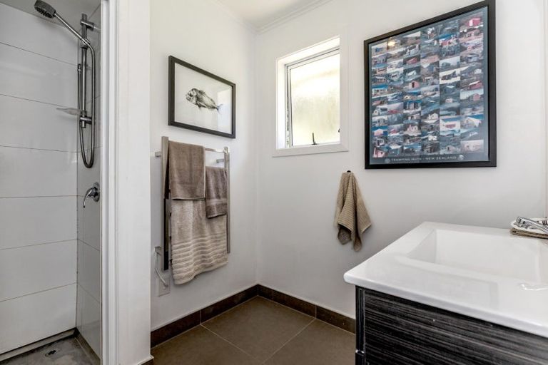 Photo of property in 70 Upper Whangateau Road, Big Omaha, 0985