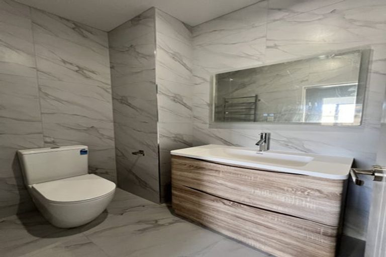 Photo of property in 28 Neretva Avenue, Massey, Auckland, 0614