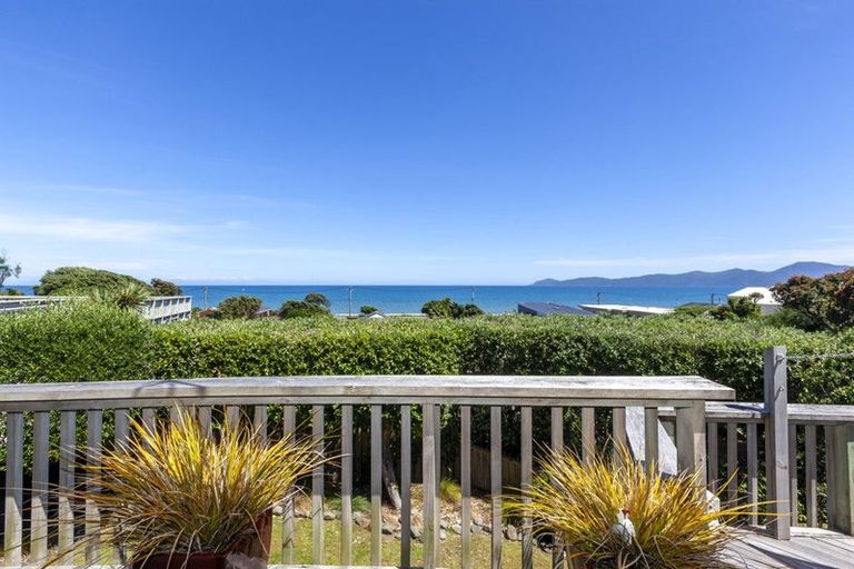 Photo of property in 12 Karekare Road, Raumati South, Paraparaumu, 5032