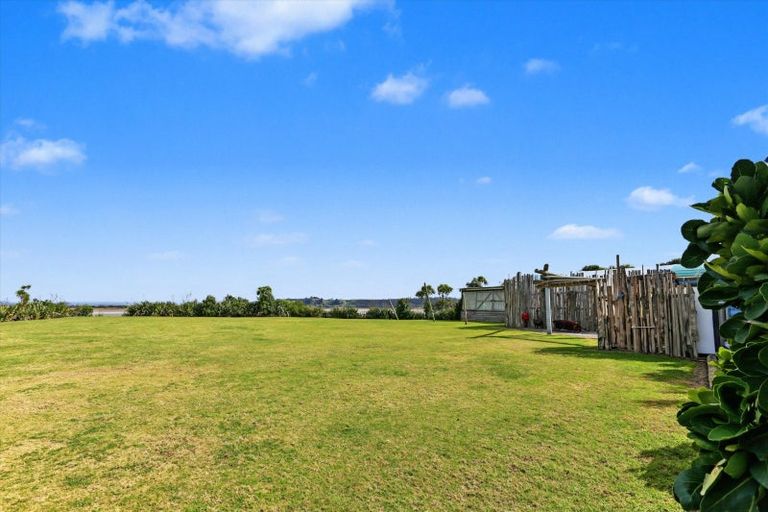 Photo of property in 564a Pukehina Parade, Pukehina, Te Puke, 3189