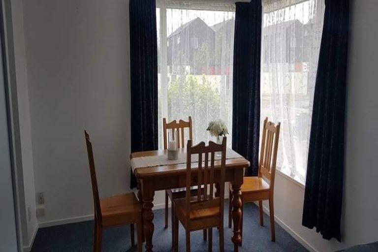 Photo of property in 17 Broadbent Street, Riccarton, Christchurch, 8041