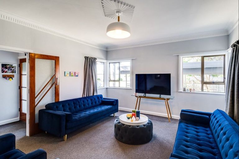 Photo of property in 5 Golding Road, Taradale, Napier, 4112