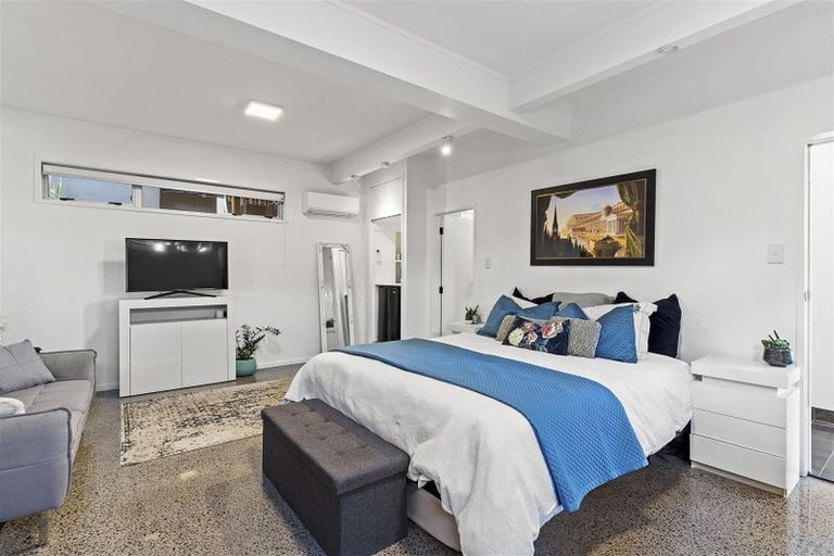 Photo of property in 1/41 Seaview Road, Castor Bay, Auckland, 0620