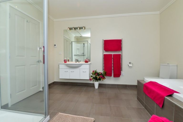 Photo of property in 5 De La Mare Drive, Leamington, Cambridge, 3432