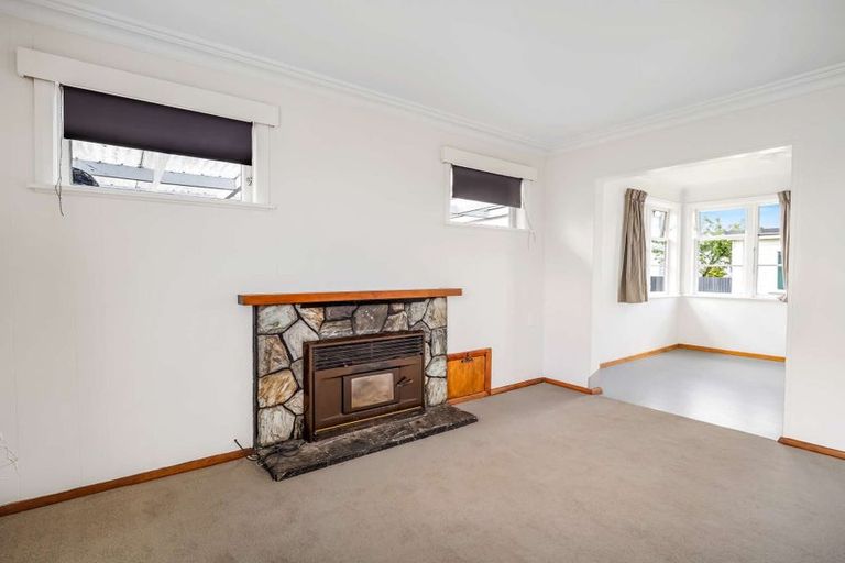 Photo of property in 15 Mako Mako Road, Levin, 5510