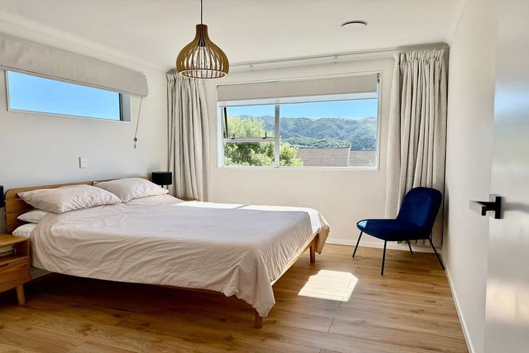 Photo of property in 43 Woodman Drive, Tawa, Wellington, 5028