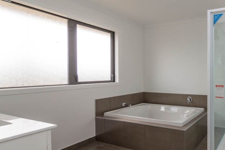 Photo of property in 33 Silicon Way, Fitzherbert, Palmerston North, 4410