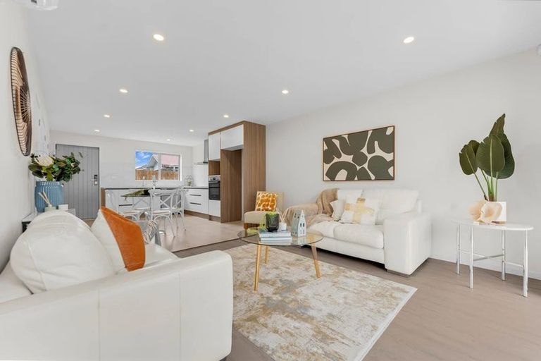 Photo of property in 4/5 Grange Road, Papatoetoe, Auckland, 2025