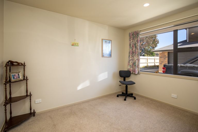 Photo of property in 11 Juniper Close, Alexandra, 9320