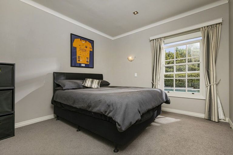 Photo of property in 21 Koraha Road, Kumeu, 0892