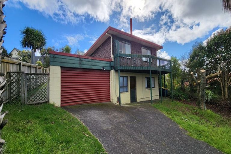 Photo of property in 2/54 Redwing Street, Browns Bay, Auckland, 0630