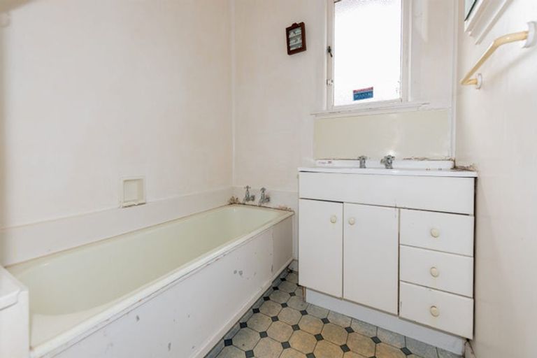 Photo of property in 49 Puhinui Road, Manukau, Auckland, 2104