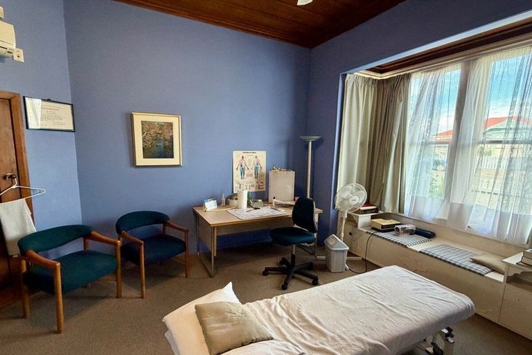 Photo of property in 102 Wellesley Road, Napier South, Napier, 4110