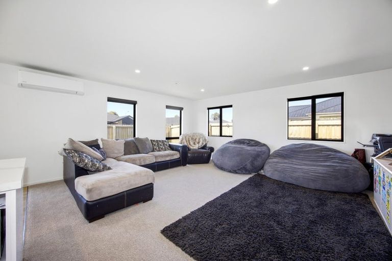 Photo of property in 10 Poipoi Place, Aranui, Christchurch, 8061