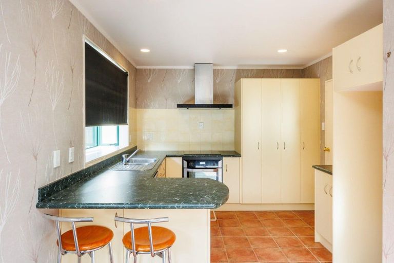 Photo of property in 19 Logan Way, Kelvin Grove, Palmerston North, 4414