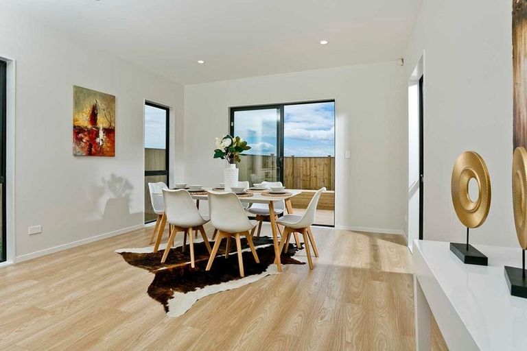 Photo of property in 18 Surf View Crescent, Red Beach, 0932