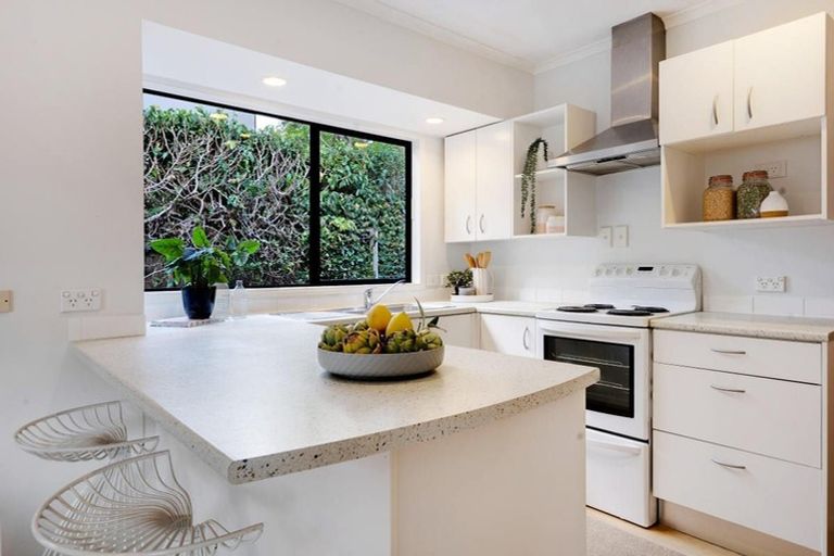 Photo of property in 1/4 Sylvan Park Avenue, Milford, Auckland, 0620