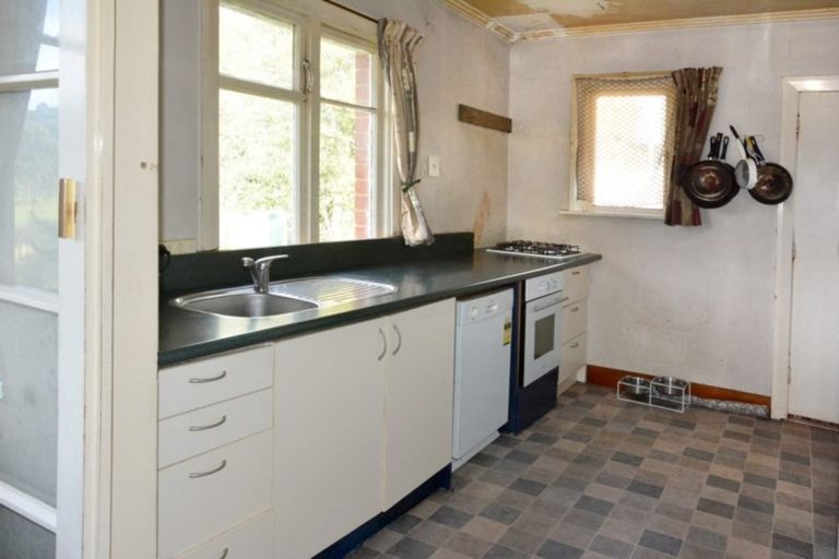 Photo of property in 28 Waldron Crescent, Green Island, Dunedin, 9018