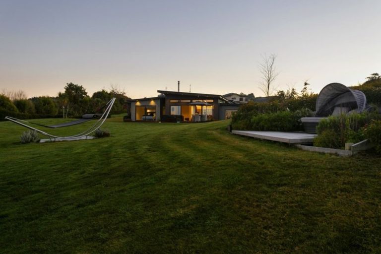 Photo of property in 55 Lomond Grove, Acacia Bay, Taupo, 3385