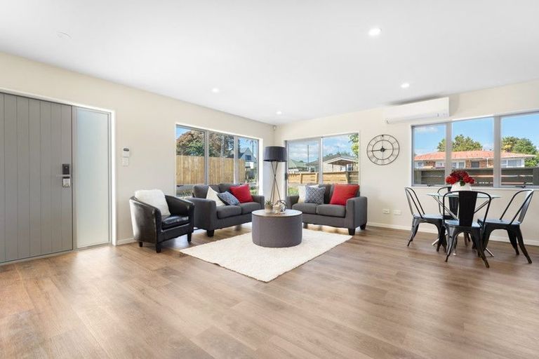 Photo of property in 5a Braeburn Place, Takanini, 2112