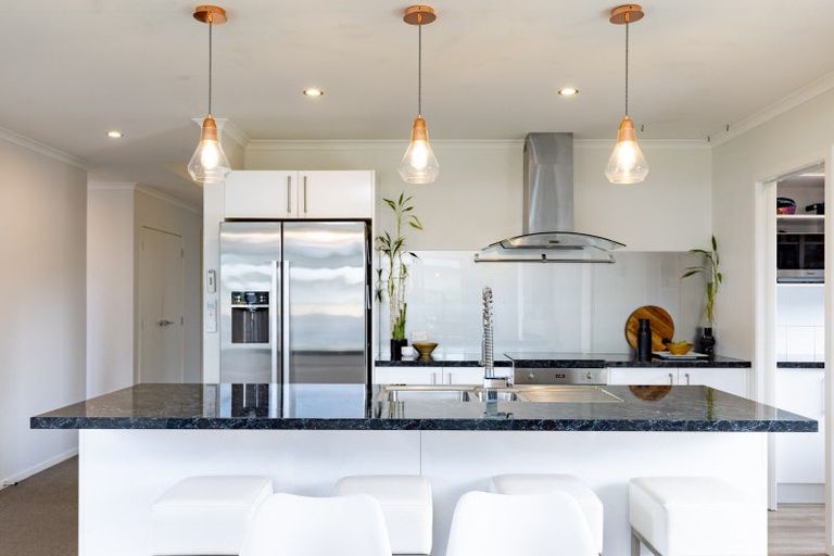 Photo of property in 35 Plescher Crescent, Leamington, Cambridge, 3432