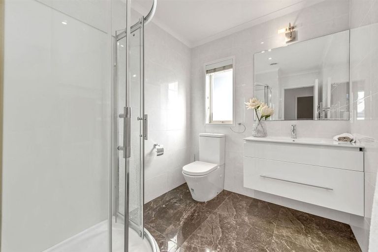 Photo of property in 24 The Mews, Shamrock Park, Auckland, 2016